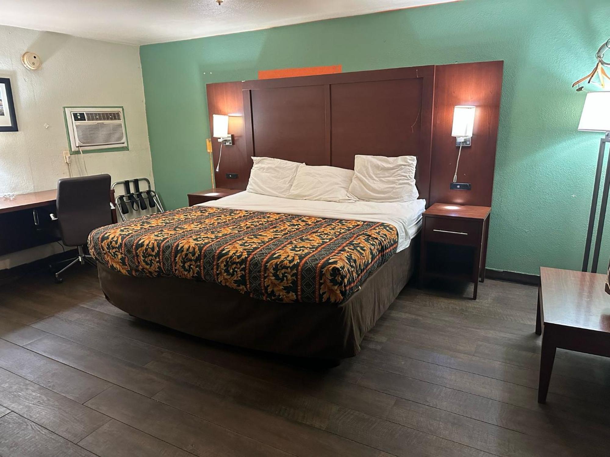 Hillcrest Motel By Oyo Aurora Near Lawrenceburg Екстер'єр фото