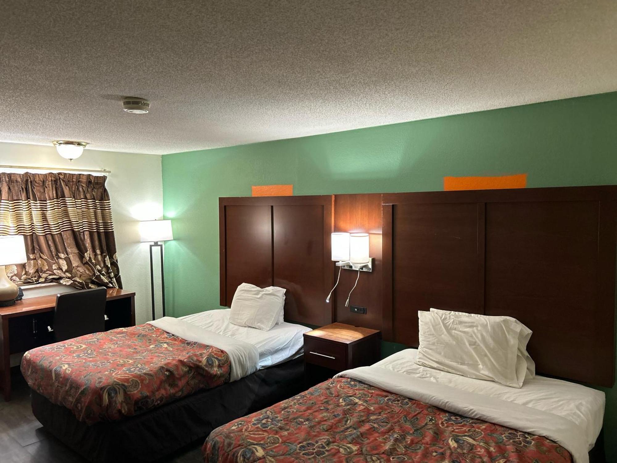 Hillcrest Motel By Oyo Aurora Near Lawrenceburg Екстер'єр фото