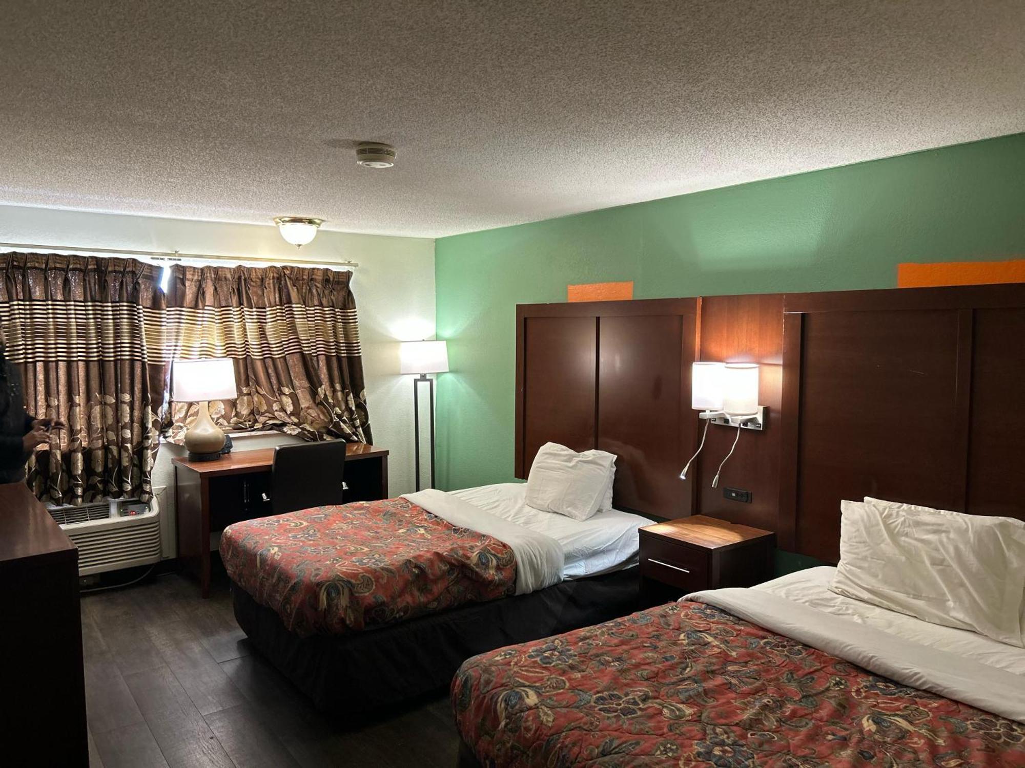 Hillcrest Motel By Oyo Aurora Near Lawrenceburg Екстер'єр фото