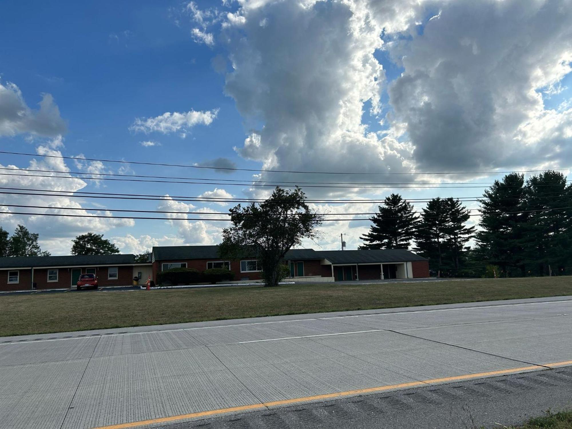 Hillcrest Motel By Oyo Aurora Near Lawrenceburg Екстер'єр фото